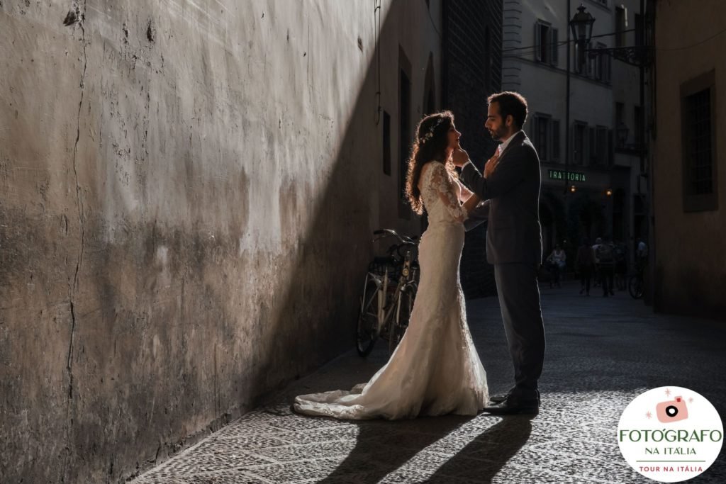https://fotografonaitalia.com/wp-content/uploads/2019/04/YARI-FLORENcA-TOSCANA-CASAMENTO_15-scaled-1-1024x683.jpg