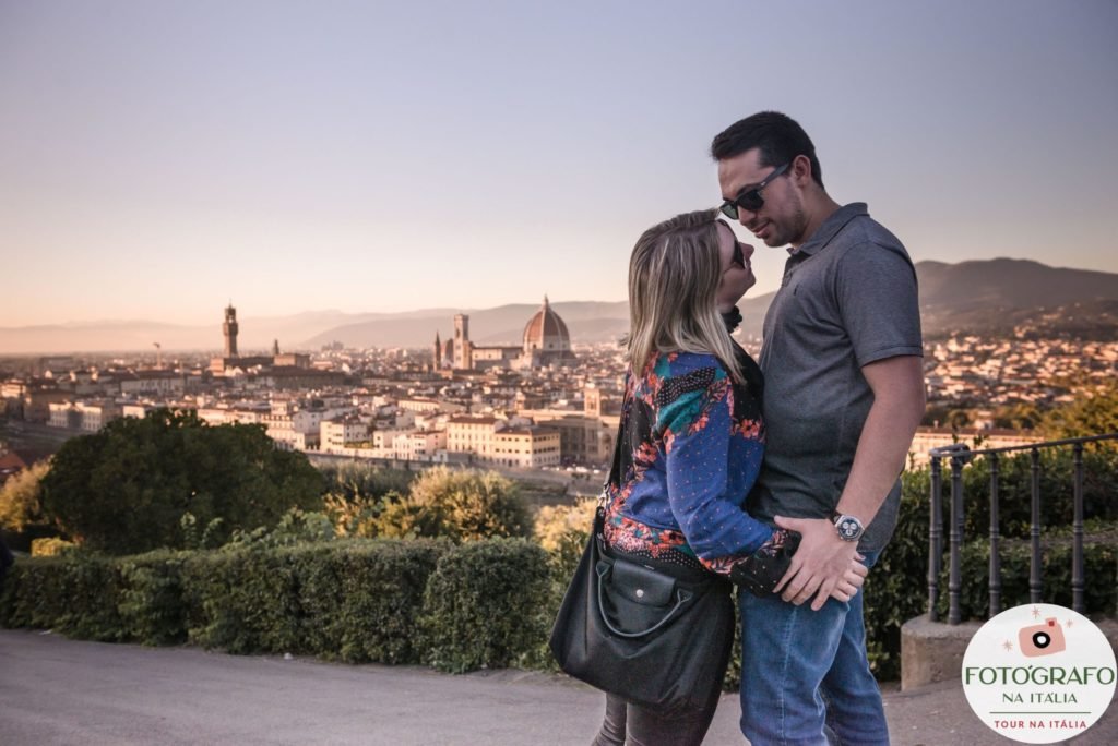 https://fotografonaitalia.com/wp-content/uploads/2021/07/YARI-FLORENcA-TOSCANA-CASAIS_167-scaled-1-1024x684.jpg