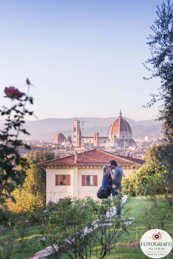 https://fotografonaitalia.com/wp-content/uploads/2021/07/YARI-FLORENcA-TOSCANA-CASAIS_168-684x1024.jpg
